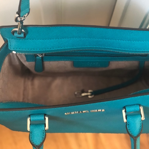 Michael Kors Selma Medium Satchel Bag - Picture 4 of 8